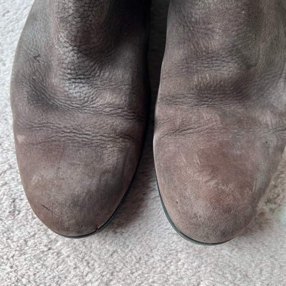 Authentic Louis Vuitton Chelsea rodeo boots 10 - Picture 3 of 8